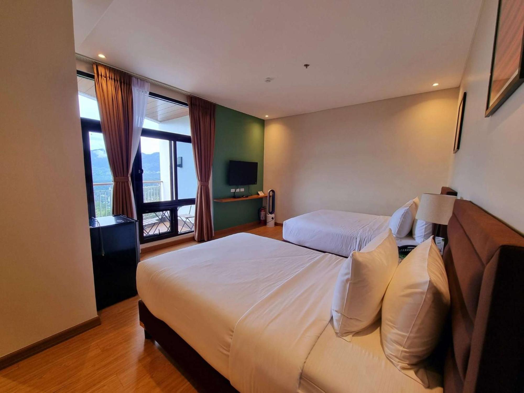 באגויו Alvea Hotel And Residences מראה חיצוני תמונה