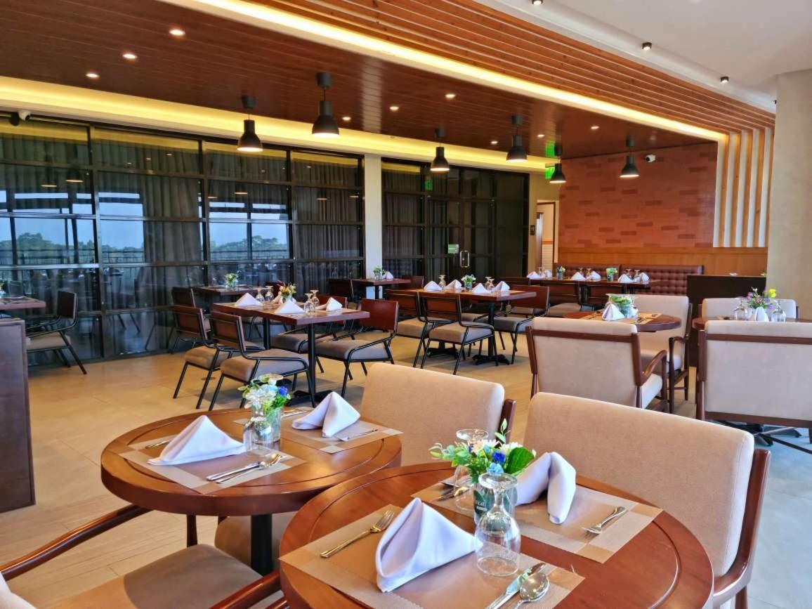 באגויו Alvea Hotel And Residences מראה חיצוני תמונה