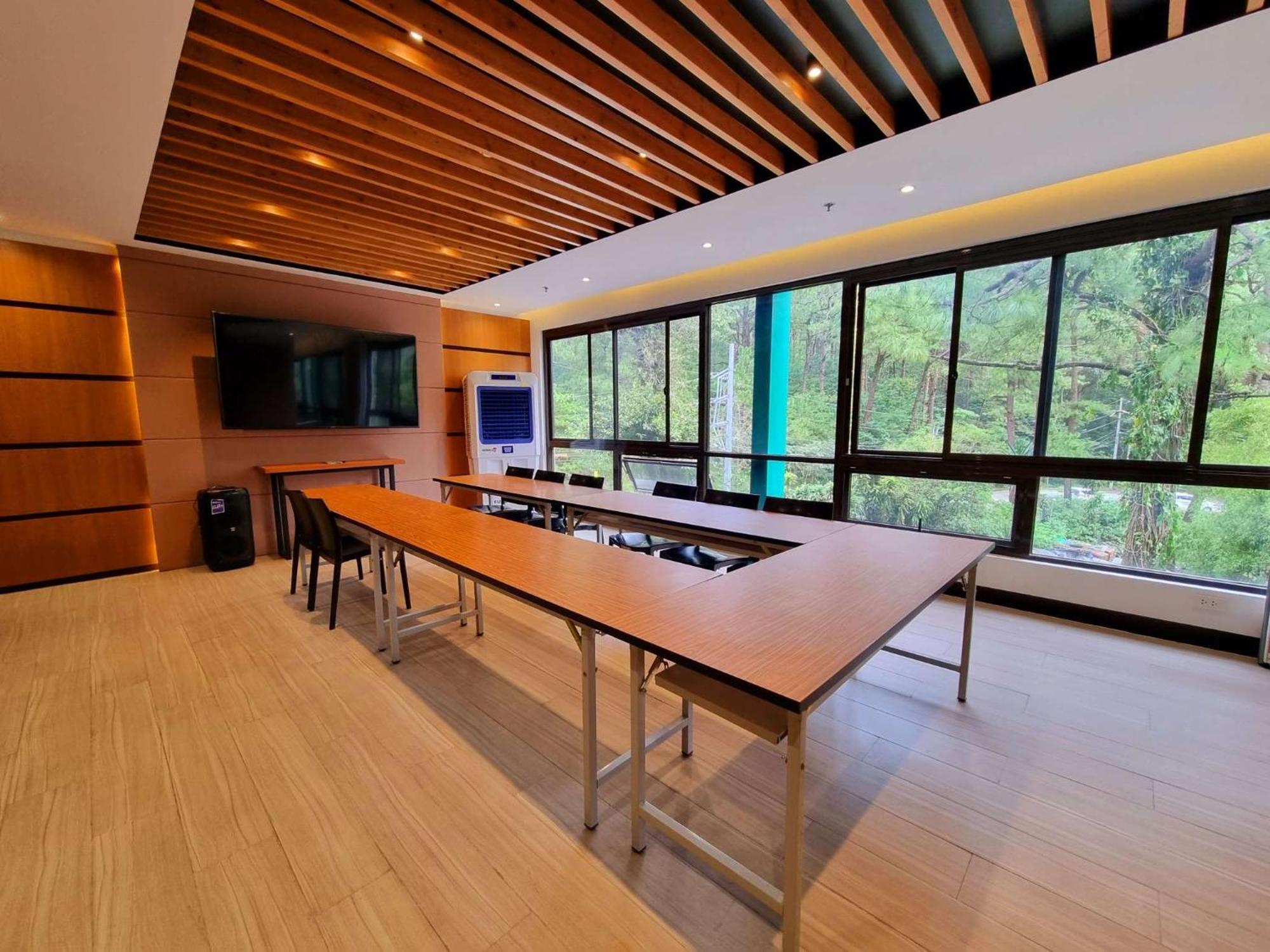 באגויו Alvea Hotel And Residences מראה חיצוני תמונה